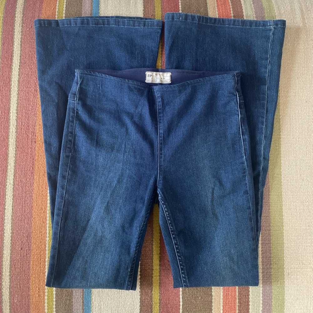 NWOT Free People Penny Pull-On Flare Jeans - Size 28 - Picture 4 of 11